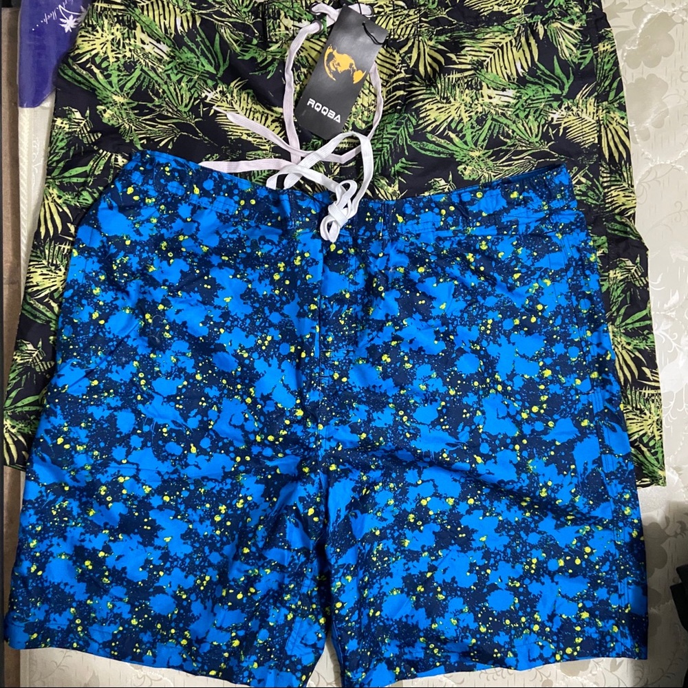 BUNDLE! Come with 2 pairs of swimming trunk!